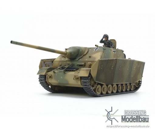Tamiya 1:35 scale German Panzer Destoryer IV/70(A) - Image 2