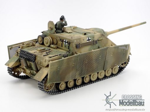 Tamiya 1:35 scale German Panzer Destoryer IV/70(A) - Image 3