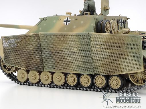 Tamiya 1:35 scale German Panzer Destoryer IV/70(A) - Image 4