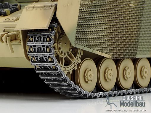 Tamiya 1:35 scale German Panzer Destoryer IV/70(A) - Image 5