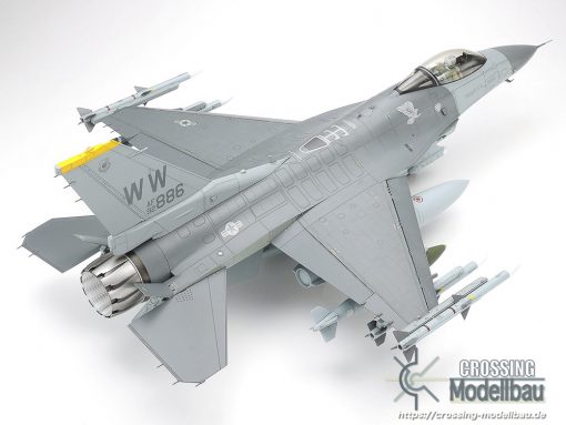Tamiya 1:32 scale LOCKHEED MARTIN F-16CJ [Block 50] Fighting Falcon - Image 3