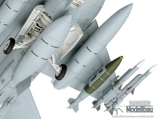 Tamiya 1:32 scale LOCKHEED MARTIN F-16CJ [Block 50] Fighting Falcon - Image 13