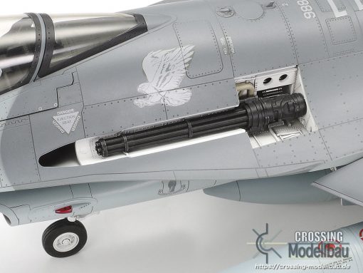 Tamiya 1:32 scale LOCKHEED MARTIN F-16CJ [Block 50] Fighting Falcon - Image 14