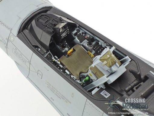 Tamiya 1:32 scale LOCKHEED MARTIN F-16CJ [Block 50] Fighting Falcon - Image 8