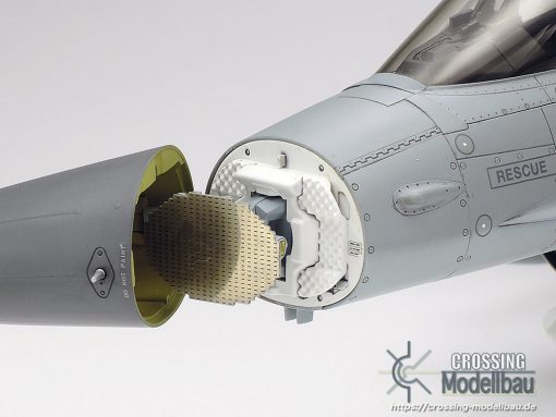 Tamiya 1:32 scale LOCKHEED MARTIN F-16CJ [Block 50] Fighting Falcon - Image 10