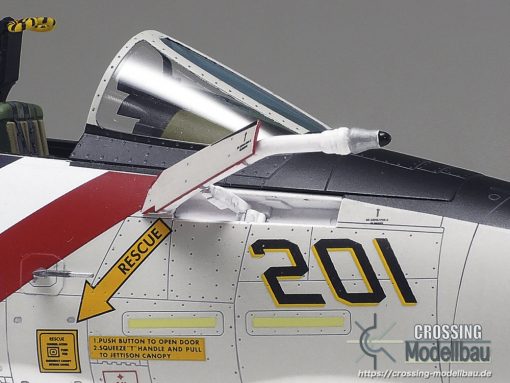 Tamiya 1:48 scale Grumman F-14A Tomcat(TM) - Image 10