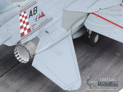 Tamiya 1:48 scale Grumman F-14A TOMCAT (Late Model) Carrier LAUNCH SET - Image 22