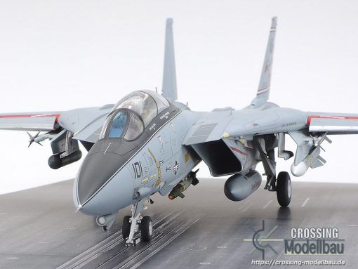 Tamiya 1:48 scale Grumman F-14A TOMCAT (Late Model) Carrier LAUNCH SET - Image 13