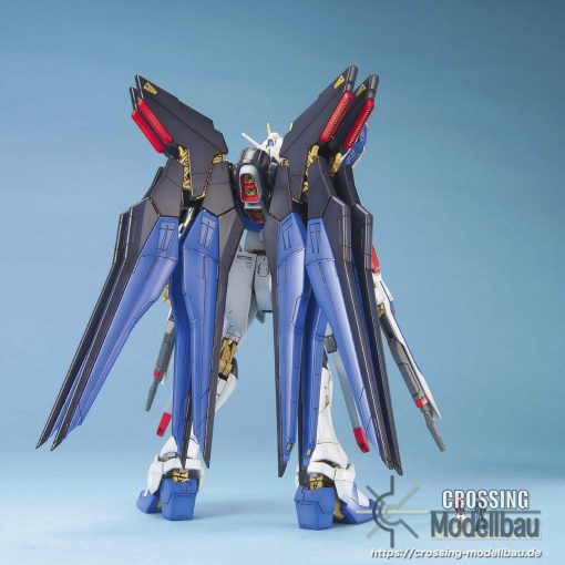 Bandai "Gundam Seed DESTINY" MG 1:100 Strike Freedom Gundam - Image 3
