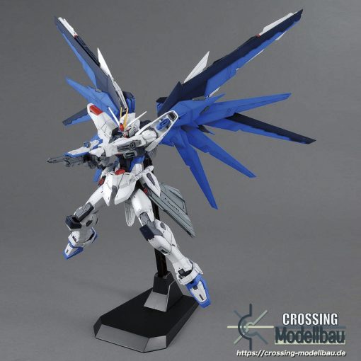 Bandai "Gundam Seed" MG 1:100 Freedom Gundam Ver.2.0 - Image 3