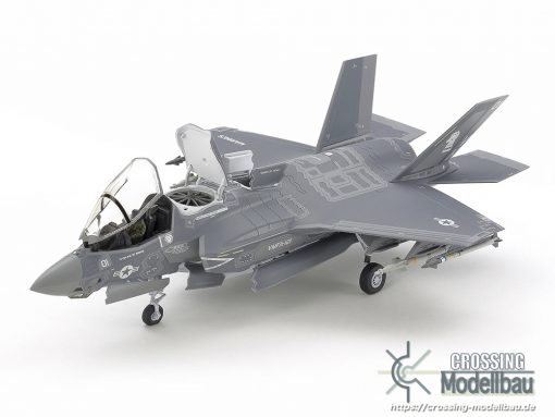 Tamiya 1:72 scale Lockheed Martin F-35B Lightning II - Image 2